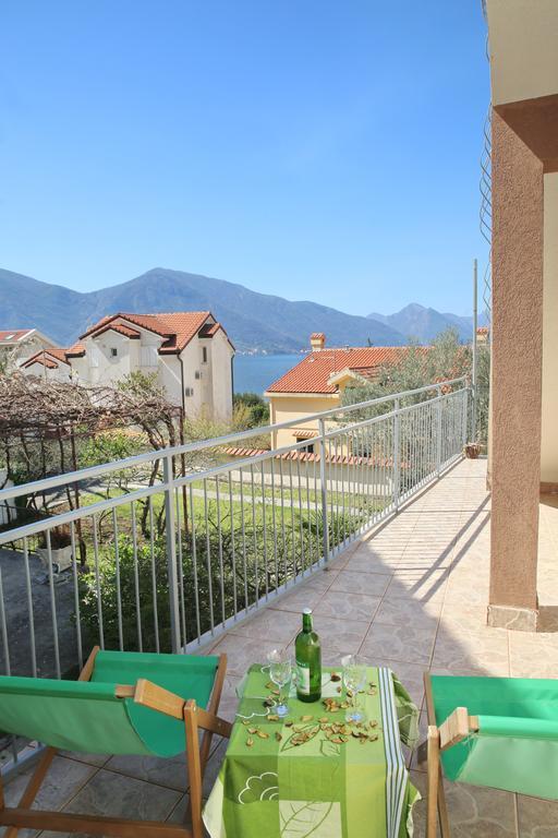 Alex Guesthouse Kotor Exterior photo
