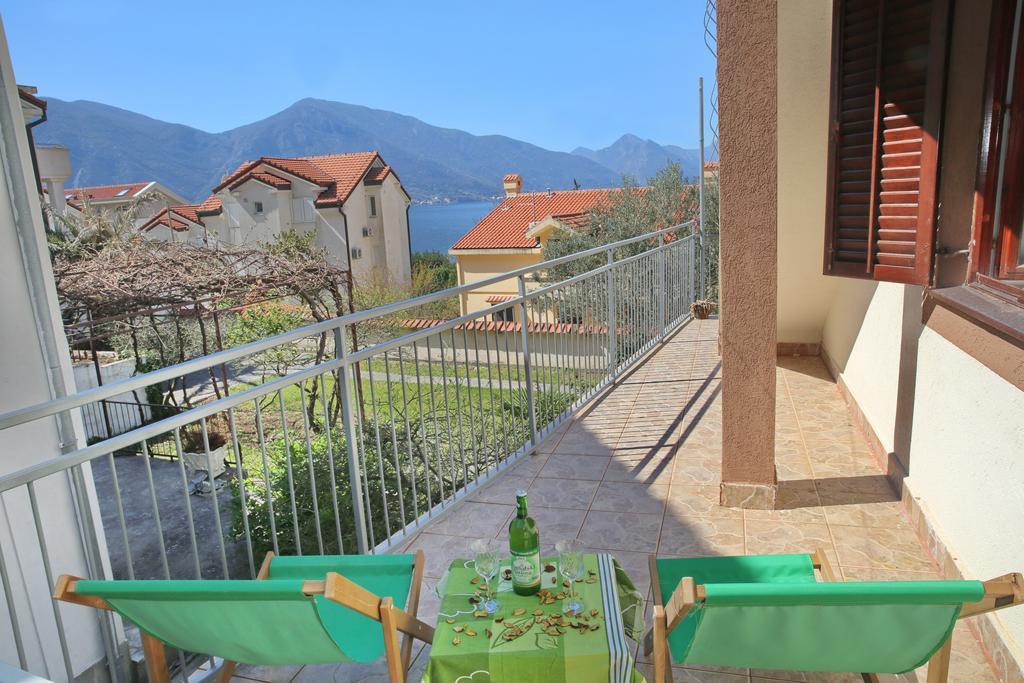 Alex Guesthouse Kotor Exterior photo