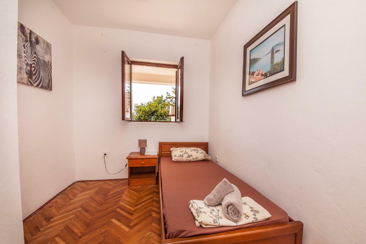 Alex Guesthouse Kotor Exterior photo