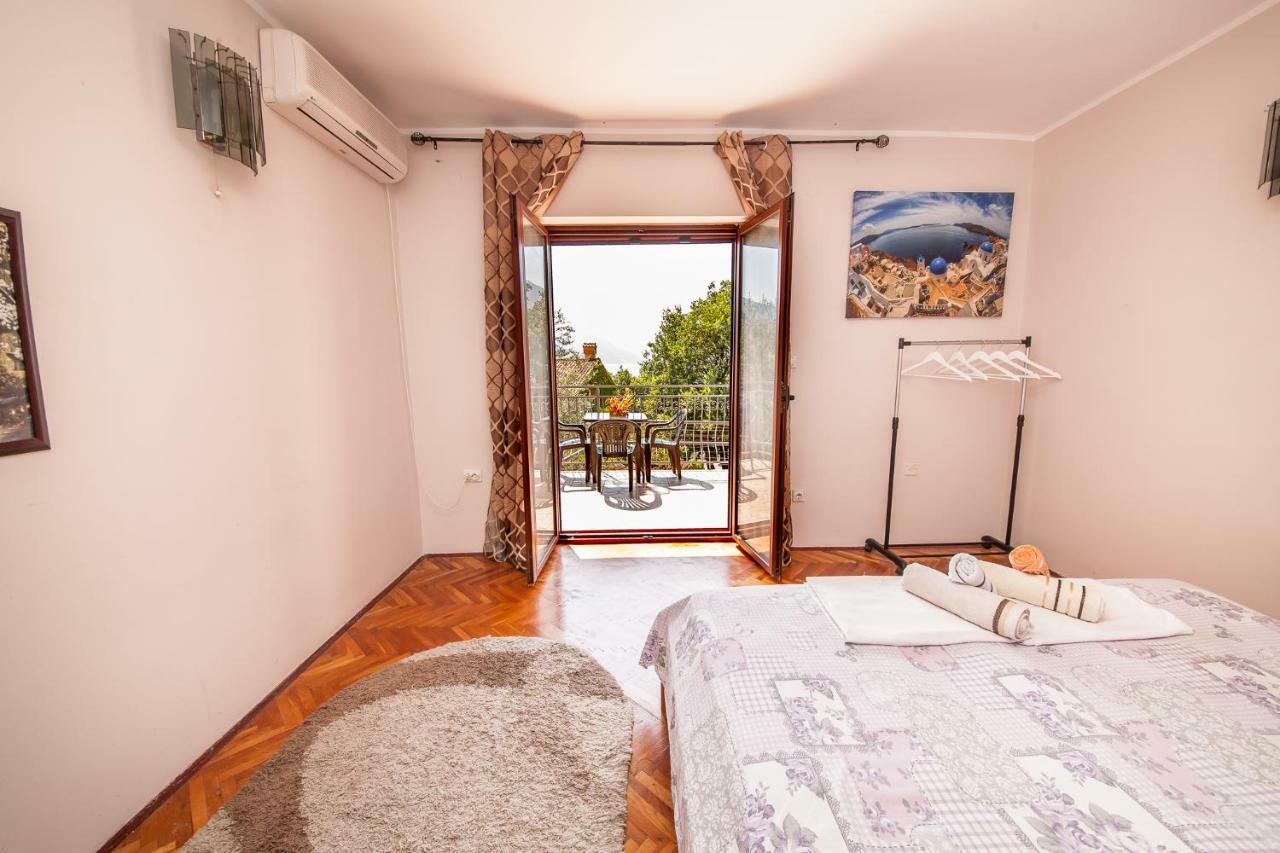 Alex Guesthouse Kotor Exterior photo
